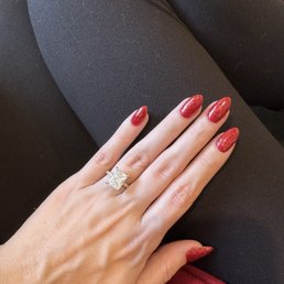 Red sparkly nails Red sparkly nails