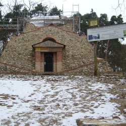 E11 Wanderweg - Die Pyramide in Garzau