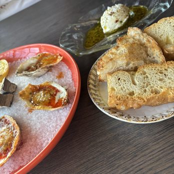 Cordelia Fishbar - Oysters with the bread plate! - Seafood Near Me - Washington, DC, District of Columbia Cordelia Fishbar - Oysters with the bread plate! - Seafood Near Me - Washington, DC, District of Columbia