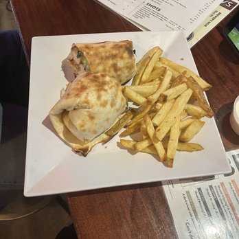 Mountain Fork Brewery - Chicken Bacon Ranch - Brewpubs Near Me - Broken Bow, Oklahoma