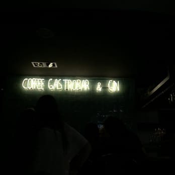 Charlotte - Letrero luminoso Coffe gastrobar & Gin - Pubs Near Me - Madrid, M