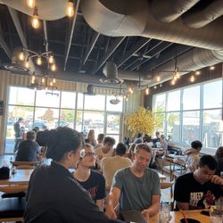 Four Seasons Sushi and Asian Bistro - Restaurant