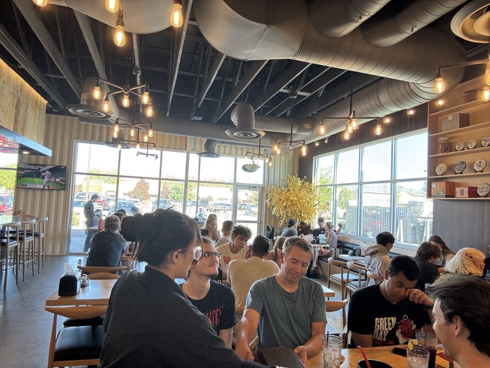 Four Seasons Sushi and Asian Bistro