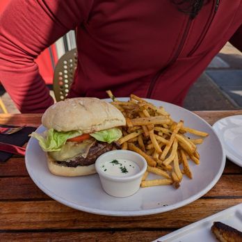 Le Garage - Burger - French Near Me - Sausalito, California Le Garage - Burger - French Near Me - Sausalito, California