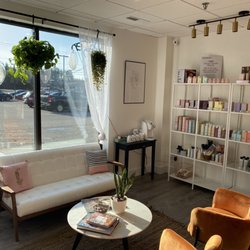 Avian Sage Salon