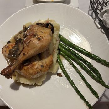 Ernie's Food & Spirits - Marys Chicken - Steakhouses Near Me - Manteca, California