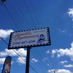 Harold's Restaurant - Country cooking at its finest. Harold's offers many choices including hamburgers, breakfast all day, and best hotdogs in town !