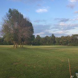Riverside Golf Academy - Plenty of room for practice.