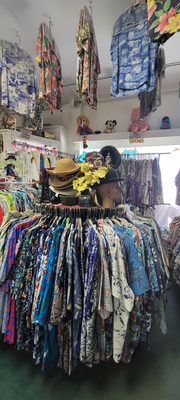 Bailey's Antiques and Aloha Shirts by null