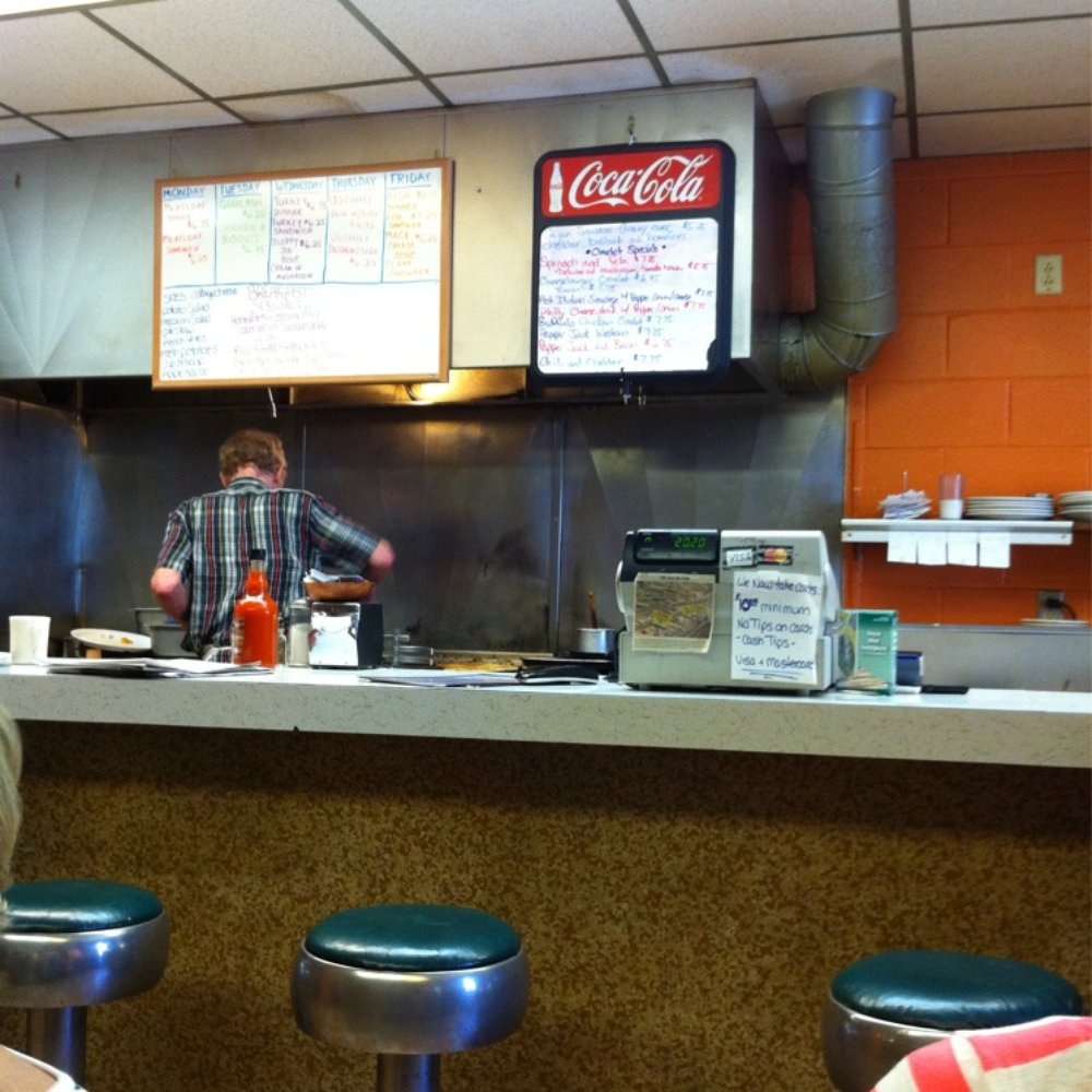 Lincoln Street Diner - Lincoln Diner Griddle - Diners Near Me - Ithaca, New York
