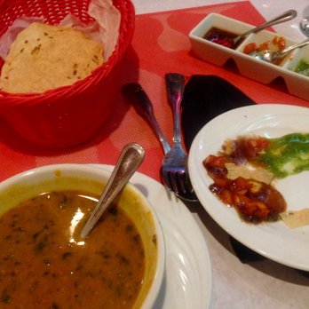 Joy Indian Restaurant - spinach soup and the chips they bring with an assortment of sauces - Indian Near Me - Brooklyn, New York
