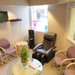 Holliday Dental Wellness - Waiting area