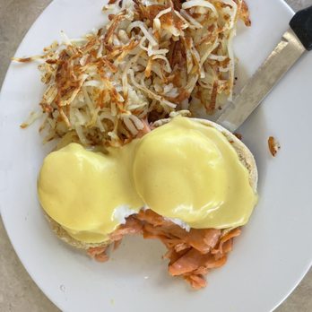 Park Place Cafe - Eggs Benedict with Salmon - Breakfast & Brunch Near Me - Milwaukee, Wisconsin Park Place Cafe - Eggs Benedict with Salmon - Breakfast & Brunch Near Me - Milwaukee, Wisconsin
