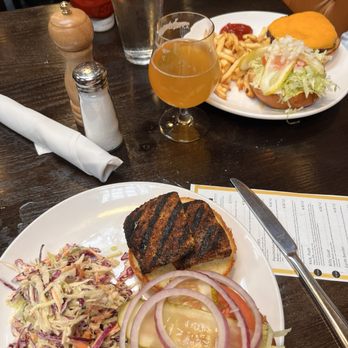 The Perch - Mahi mahi sandwich and burger - Breweries Near Me - Chicago, Illinois The Perch - Mahi mahi sandwich and burger - Breweries Near Me - Chicago, Illinois