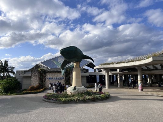 Okinawa Churaumi Aquarium by null
