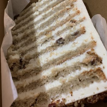 Maison Pickle - Hummingbird cake - Cocktail Bars Near Me - New York, New York