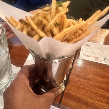 Hudson House - Skinny Fries - American Near Me - Dallas, Texas