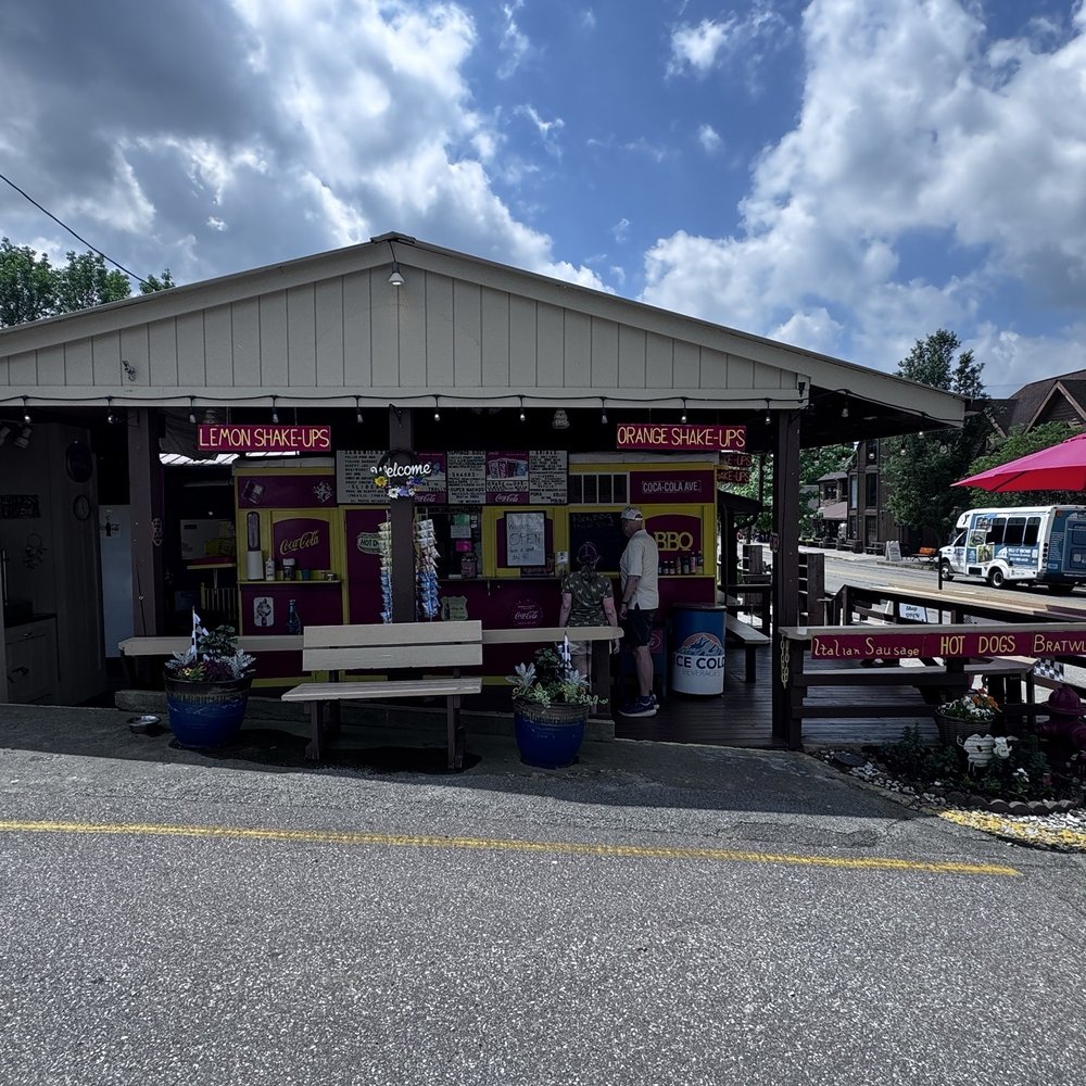 Trolly's BBQ - Barbeque Near Me - Nashville, Indiana Trolly's BBQ - Barbeque Near Me - Nashville, Indiana