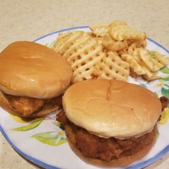 Chick-fil-A - Chicken sandwich and waffle fries with sweet tea - Fast Food Near Me - Florence, Kentucky