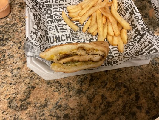 La Tinaja Bar and Grill