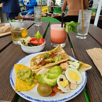 Aire Rooftop Bar - Wine Bars Near Me - Chicago, Illinois Aire Rooftop Bar - Wine Bars Near Me - Chicago, Illinois