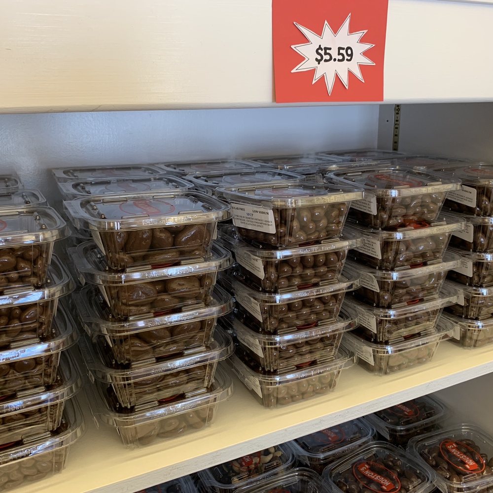 Houston’s Peanuts - a shelf of chocolates - Chocolatiers & Shops Near Me - Dublin, North Carolina Houston’s Peanuts - a shelf of chocolates - Chocolatiers & Shops Near Me - Dublin, North Carolina