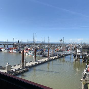 Catch Kitchen + Bar - Great view! - Sports Bars Near Me - Richmond, British Columbia