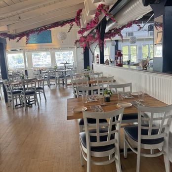 51 Rocky Neck Restaurant - Inside dining area - Seafood Near Me - Gloucester, Massachusetts 51 Rocky Neck Restaurant - Inside dining area - Seafood Near Me - Gloucester, Massachusetts