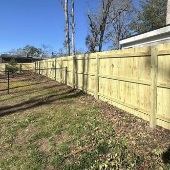 Flowes Fencing - Wooden Fence Install in Greenville, SC - Fences & Gates Near Me - Greer, South Carolina Flowes Fencing - Wooden Fence Install in Greenville, SC - Fences & Gates Near Me - Greer, South Carolina