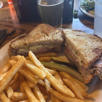 Murray Bar - Cuban - Dive Bars Near Me - Livingston, Montana