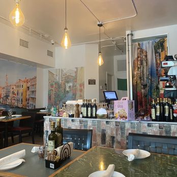 Roberta Pizza & Pasta - Restaurant - Pizza Near Me - Fort Lauderdale, Florida Roberta Pizza & Pasta - Restaurant - Pizza Near Me - Fort Lauderdale, Florida