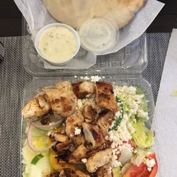 Santoro's Pizza - Greek salad with grilled chicken