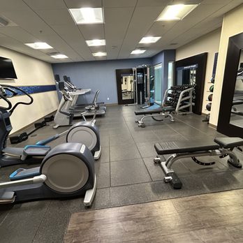 Hampton Inn & Suites Murrieta Temecula - Full shot of the gym - Hotels Near Me - Murrieta, California