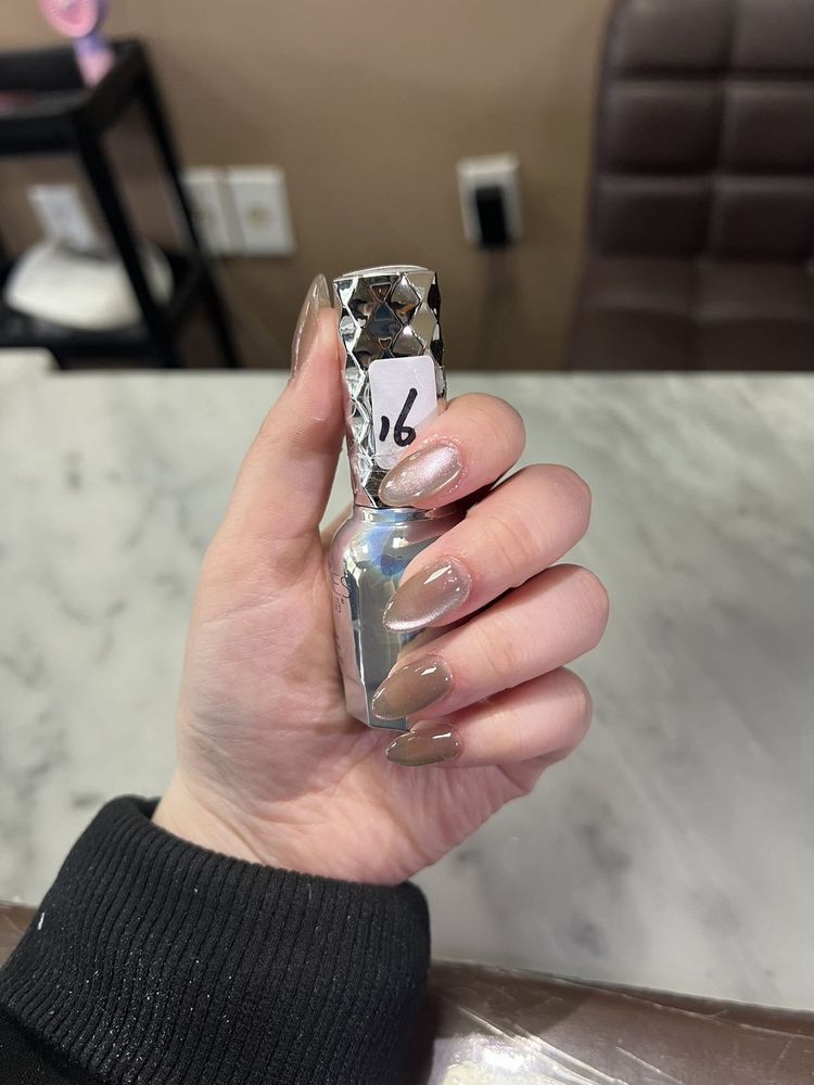 Miu Miu Nail Spa Logo