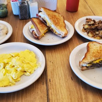 Beacon Cafe - Breakfast Time!   SEC sandwich,  BEC sandwich, B's&G's, 2 scrambled eggs and breakfast potatoes. - Coffee & Tea Near Me - Bloomsdale, Missouri