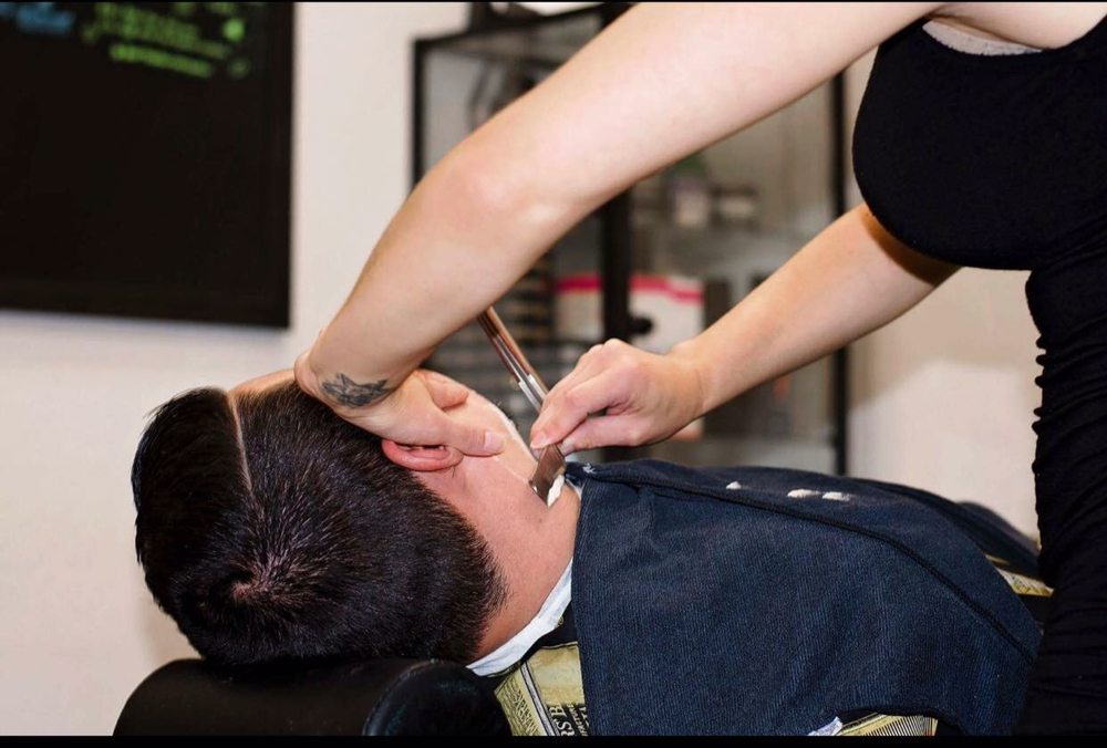 Ash The Barber Logo