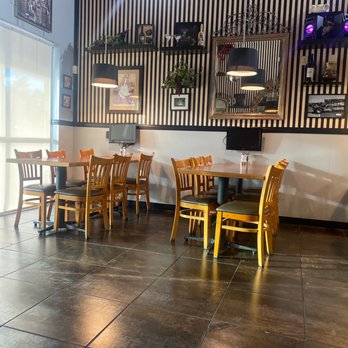 Frank's Pizza - Small, but cute atmosphere! - Pizza Near Me - Las Vegas, Nevada