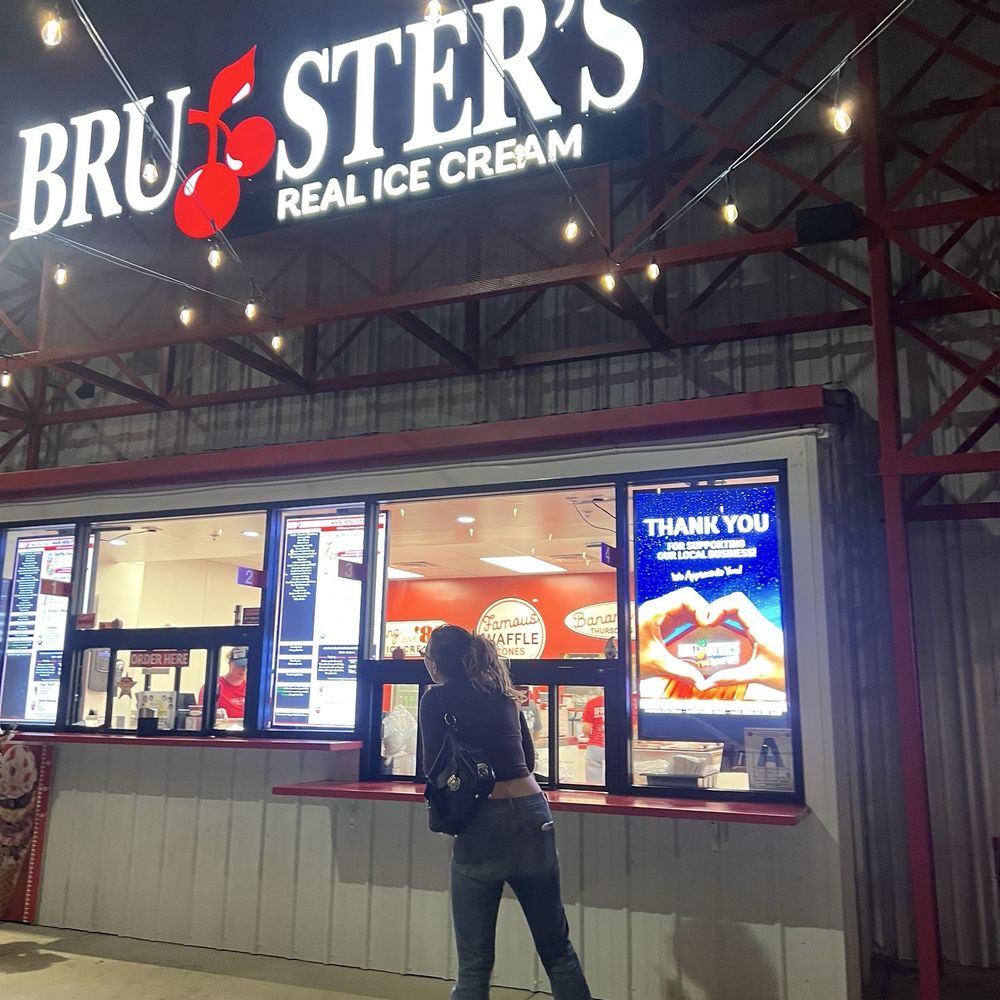 Bruster's Real Ice Cream - Outside - Nov 2025 - Ice Cream & Frozen Yogurt Near Me - La Mesa, California Bruster's Real Ice Cream - Outside - Nov 2025 - Ice Cream & Frozen Yogurt Near Me - La Mesa, California