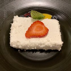 Hiroshi Sushi - Coconut cake