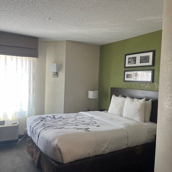 Sleep Inn - 1 Queen Size - Hotels Near Me - Hickory, North Carolina