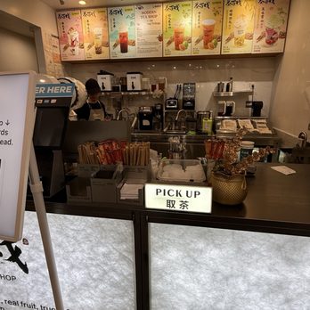 Modern Tea Shop - Counter - Bubble Tea Near Me - New York, New York Modern Tea Shop - Counter - Bubble Tea Near Me - New York, New York