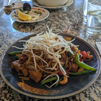Viethai Cuisine - Cashew noodle - Thai Near Me - Santa Rosa, California