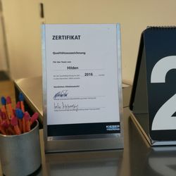Kieser Training - Auf eine Android-App warten Kunden seit Jahren... aber für ein (intern selbst ausgestelltes?) Qualitätszertifikat hat es dann noch gereicht.