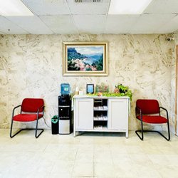 BEST Chiropractic Clinic - Waiting room