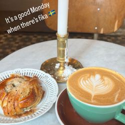 Fabrique - Cardamom bun and latte