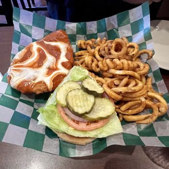 McBride's North - Spicy Chicken Sandwich - Pubs Near Me - Aurora, Illinois