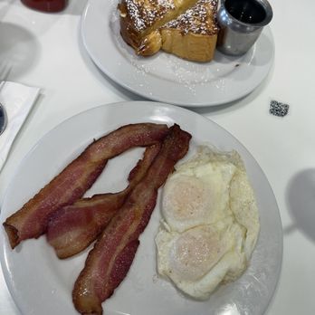 Bea Bea's - Pooh's Sunrise with Bacon - Coffee & Tea Near Me - Burbank, California Bea Bea's - Pooh's Sunrise with Bacon - Coffee & Tea Near Me - Burbank, California