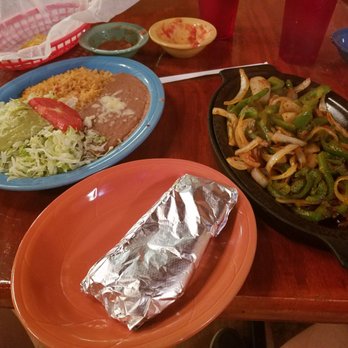 Isabel & Annabel's Mexican Restaurant - Wow, nice vegetable fajita on soft  corn tortilla.  Got 2nd set of four tortilla.......not leaving anythimg behind. - Mexican Near Me - Punta Gorda, Florida