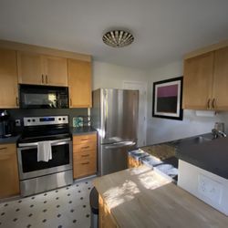 Hillside Hideaway - Full Kitchen