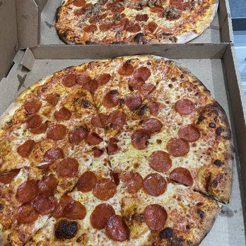 Caliano pizza - Pepperoni Pepperoni & Sausage - Pizza Near Me - Chula Vista, California Caliano pizza - Pepperoni Pepperoni & Sausage - Pizza Near Me - Chula Vista, California